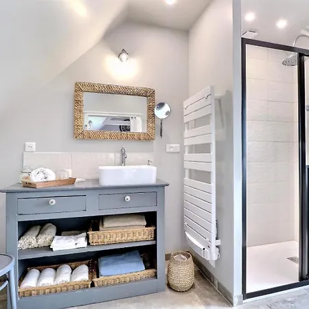 La Gentilhommiere Bed and Breakfast *