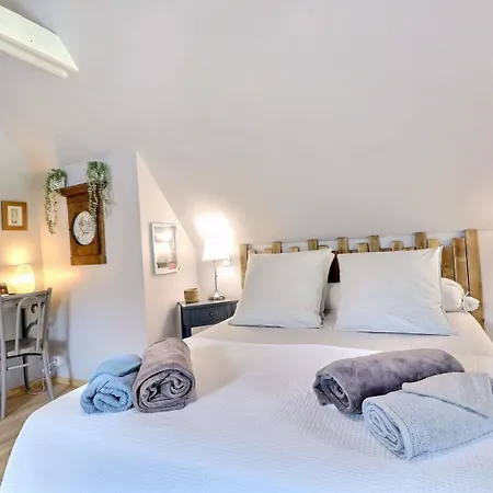 La Gentilhommiere Bed and Breakfast *